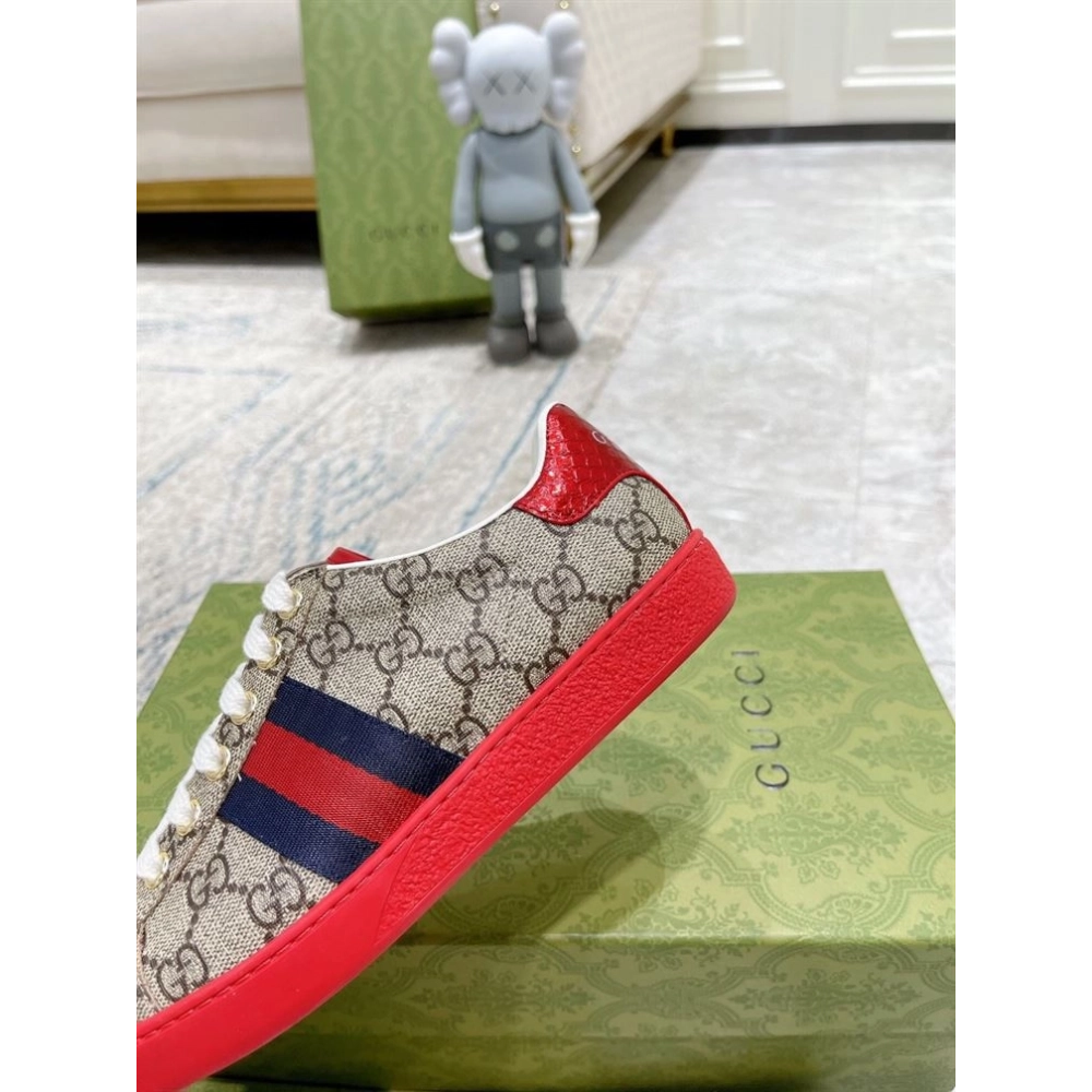 GUCCI,Lowtop,LuxuryFootwear,SNEAKER