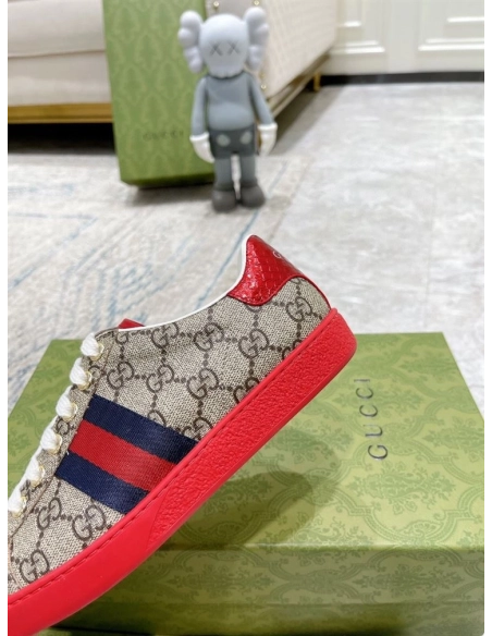 GUCCI,Lowtop,LuxuryFootwear,SNEAKER
