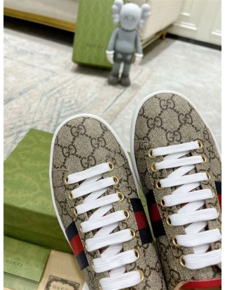 GUCCI,Lowtop,LuxuryFootwear,SNEAKER