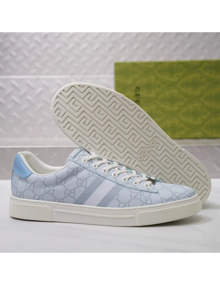 FashionStatement,GUCCI,IconicStyle,ItalianCraftsmanship,LuxuryFootwear,SNEAKER