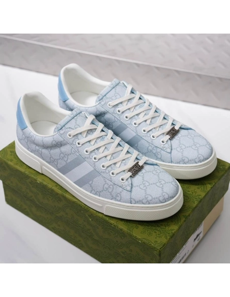 FashionStatement,GUCCI,IconicStyle,ItalianCraftsmanship,LuxuryFootwear,SNEAKER