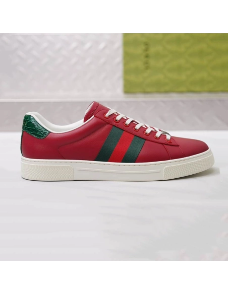 FashionStatement,GUCCI,IconicStyle,ItalianCraftsmanship,LuxuryFootwear,SNEAKER