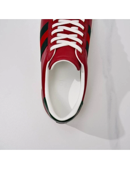 FashionStatement,GUCCI,IconicStyle,ItalianCraftsmanship,LuxuryFootwear,SNEAKER