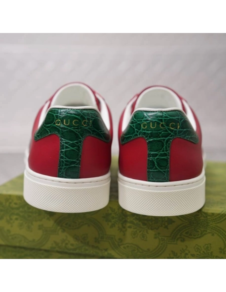 FashionStatement,GUCCI,IconicStyle,ItalianCraftsmanship,LuxuryFootwear,SNEAKER