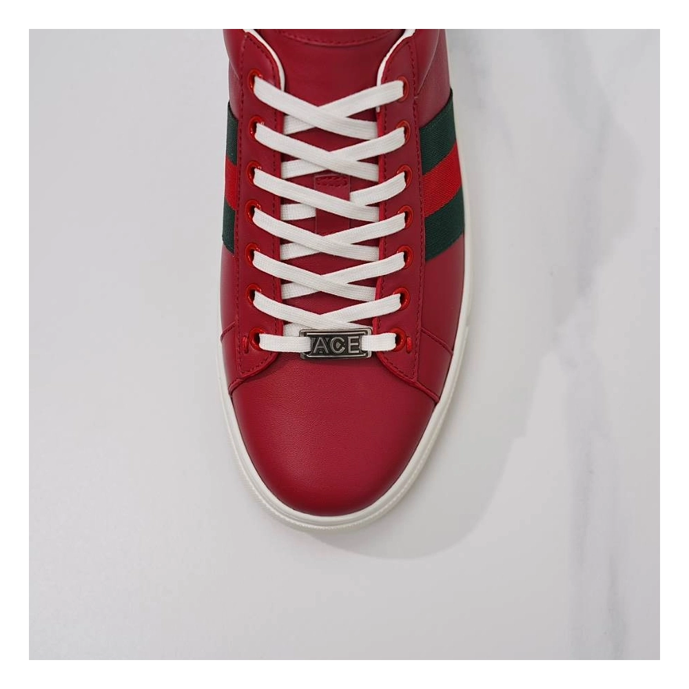 FashionStatement,GUCCI,IconicStyle,ItalianCraftsmanship,LuxuryFootwear,SNEAKER
