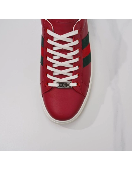 FashionStatement,GUCCI,IconicStyle,ItalianCraftsmanship,LuxuryFootwear,SNEAKER