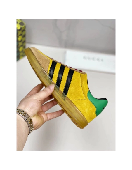 FashionStatement,GUCCI,IconicStyle,ItalianCraftsmanship,LuxuryFootwear,SNEAKER