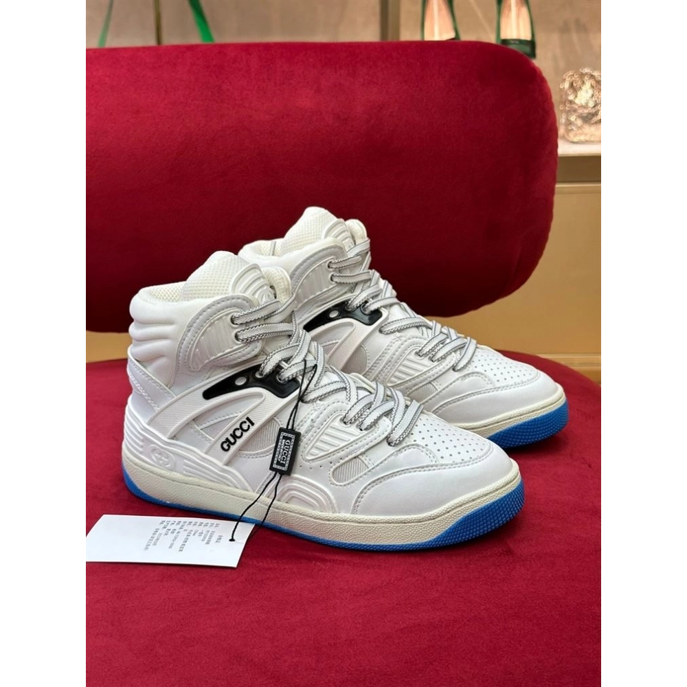 FashionStatement,GUCCI,IconicStyle,ItalianCraftsmanship,LuxuryFootwear,SNEAKER