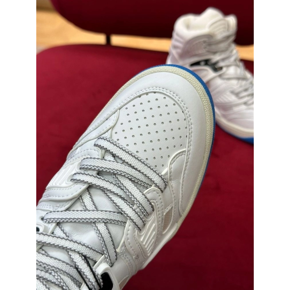 FashionStatement,GUCCI,IconicStyle,ItalianCraftsmanship,LuxuryFootwear,SNEAKER