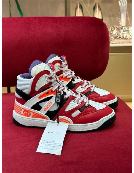 FashionStatement,GUCCI,IconicStyle,ItalianCraftsmanship,LuxuryFootwear,SNEAKER