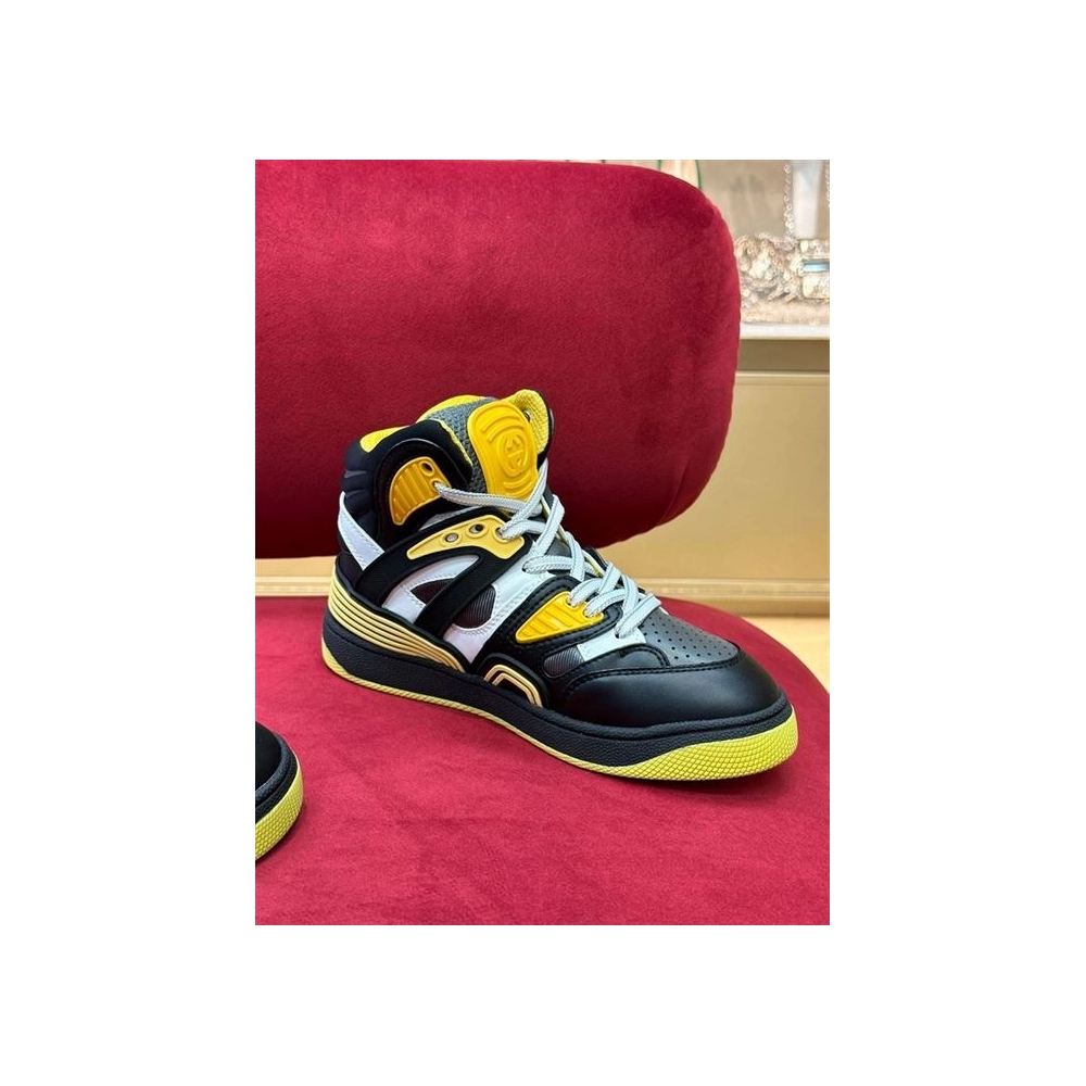 FashionStatement,GUCCI,IconicStyle,ItalianCraftsmanship,LuxuryFootwear,SNEAKER