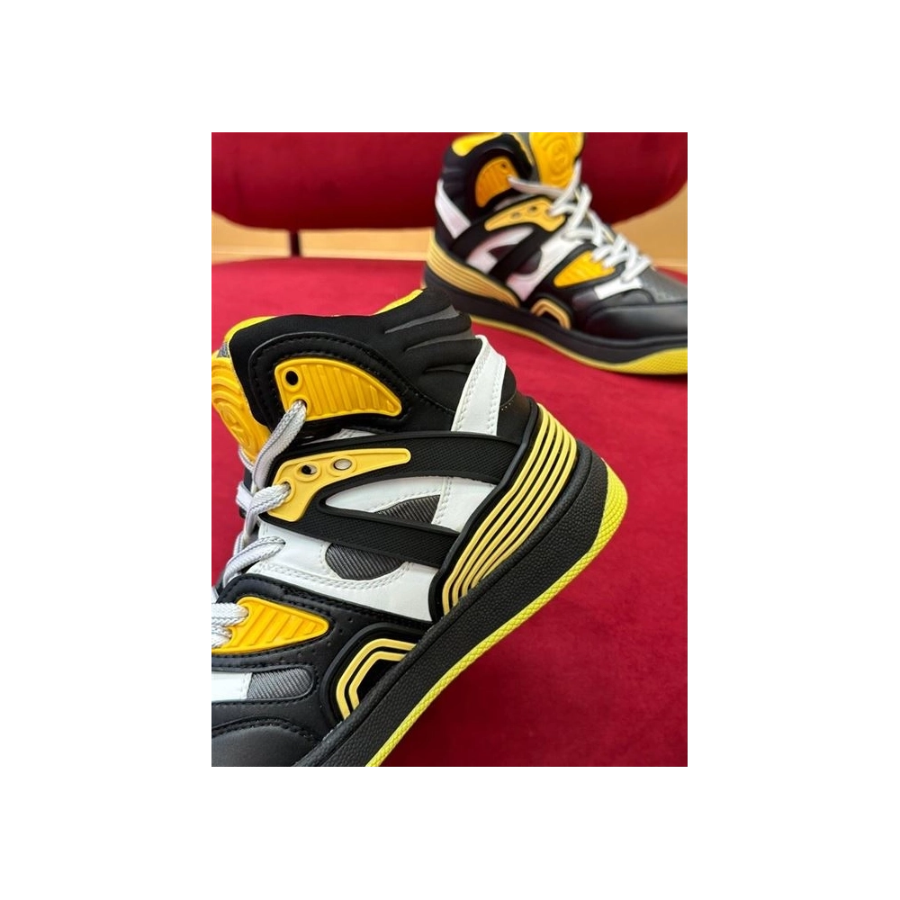 FashionStatement,GUCCI,IconicStyle,ItalianCraftsmanship,LuxuryFootwear,SNEAKER