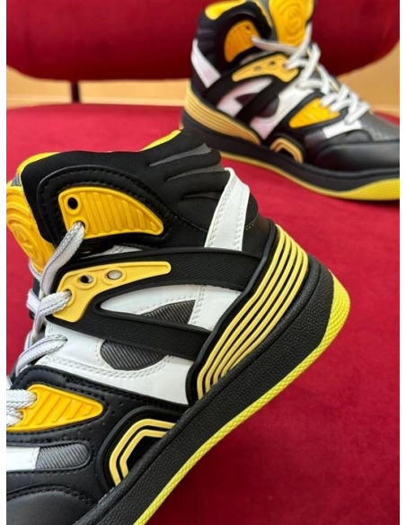 FashionStatement,GUCCI,IconicStyle,ItalianCraftsmanship,LuxuryFootwear,SNEAKER