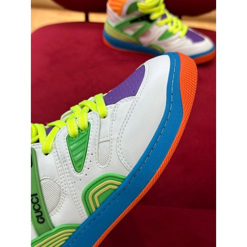 FashionStatement,GUCCI,IconicStyle,ItalianCraftsmanship,LuxuryFootwear,SNEAKER