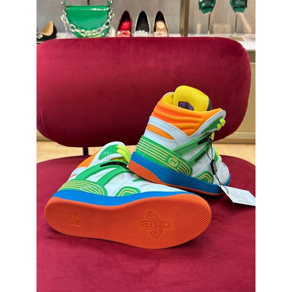 FashionStatement,GUCCI,IconicStyle,ItalianCraftsmanship,LuxuryFootwear,SNEAKER