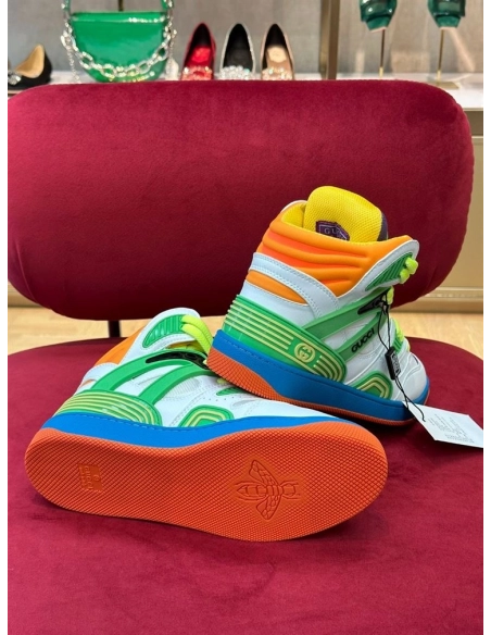 FashionStatement,GUCCI,IconicStyle,ItalianCraftsmanship,LuxuryFootwear,SNEAKER