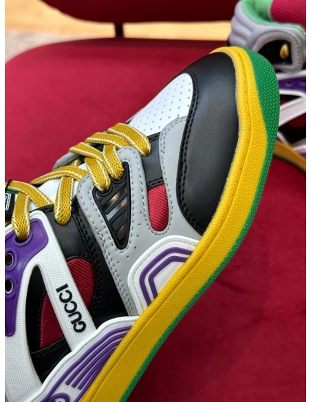 FashionStatement,GUCCI,IconicStyle,ItalianCraftsmanship,LuxuryFootwear,SNEAKER