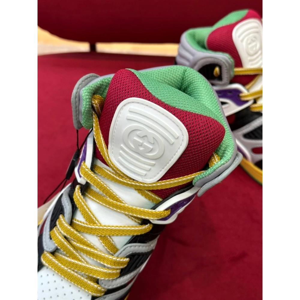 FashionStatement,GUCCI,IconicStyle,ItalianCraftsmanship,LuxuryFootwear,SNEAKER