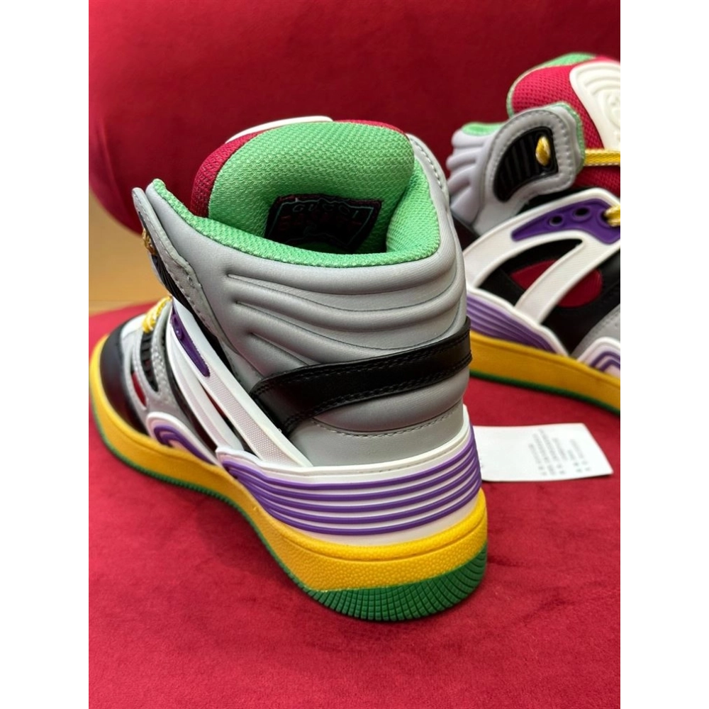 FashionStatement,GUCCI,IconicStyle,ItalianCraftsmanship,LuxuryFootwear,SNEAKER