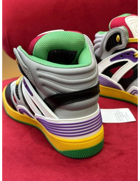 FashionStatement,GUCCI,IconicStyle,ItalianCraftsmanship,LuxuryFootwear,SNEAKER