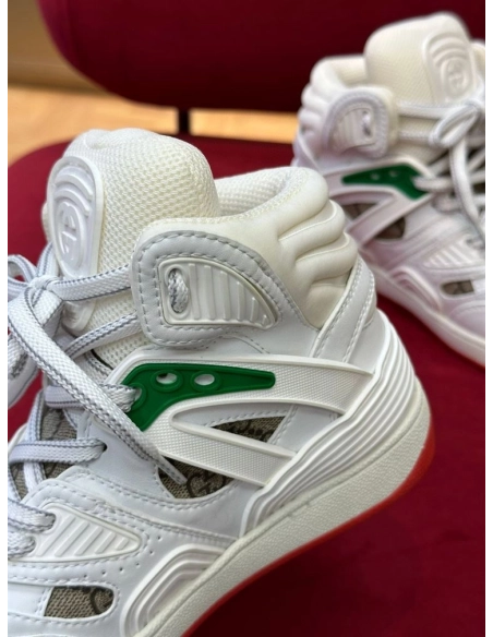 FashionStatement,GUCCI,IconicStyle,ItalianCraftsmanship,LuxuryFootwear,SNEAKER