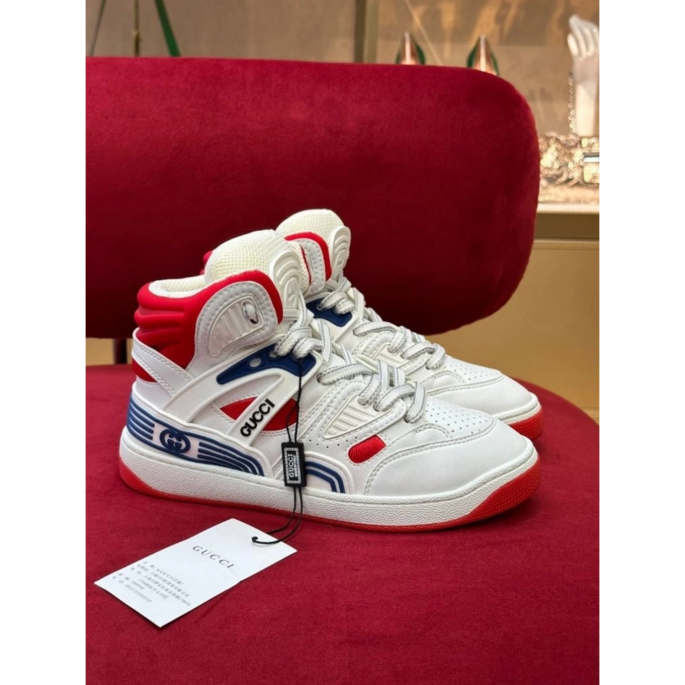 FashionStatement,GUCCI,IconicStyle,ItalianCraftsmanship,LuxuryFootwear,SNEAKER