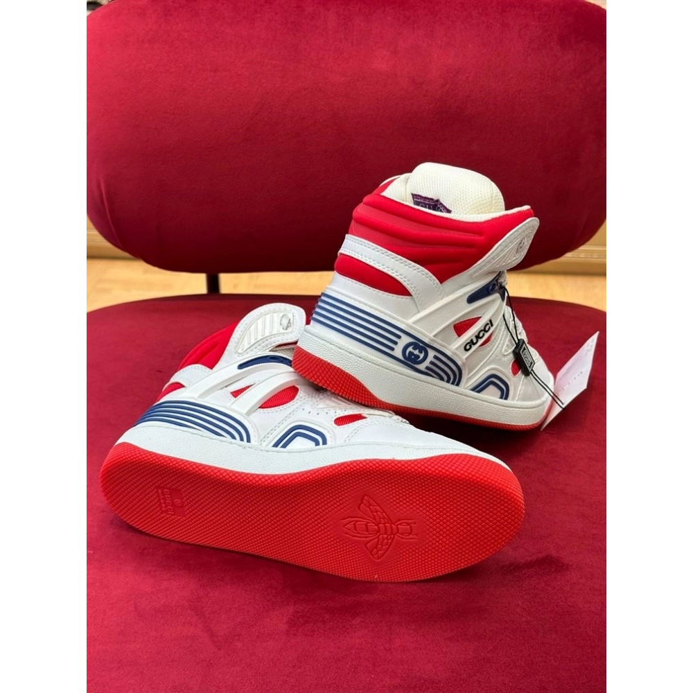 FashionStatement,GUCCI,IconicStyle,ItalianCraftsmanship,LuxuryFootwear,SNEAKER