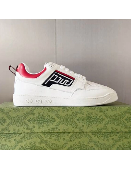 FashionStatement,GUCCI,IconicStyle,ItalianCraftsmanship,LuxuryFootwear,SNEAKER