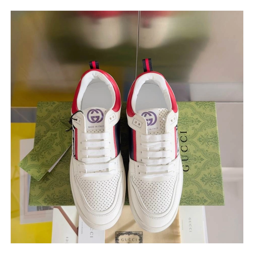 FashionStatement,GUCCI,IconicStyle,ItalianCraftsmanship,LuxuryFootwear,SNEAKER