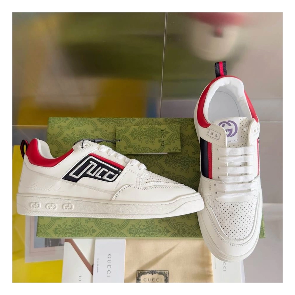FashionStatement,GUCCI,IconicStyle,ItalianCraftsmanship,LuxuryFootwear,SNEAKER