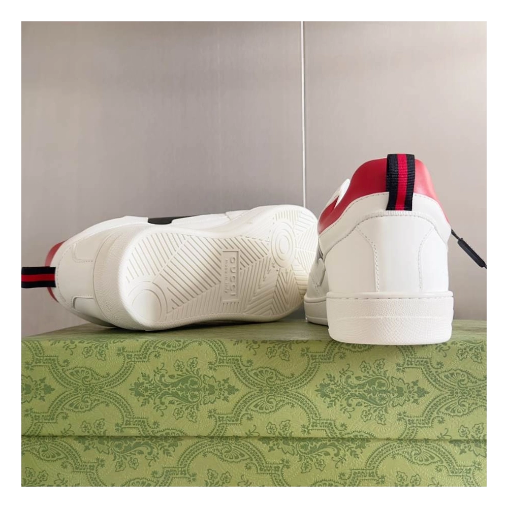 FashionStatement,GUCCI,IconicStyle,ItalianCraftsmanship,LuxuryFootwear,SNEAKER