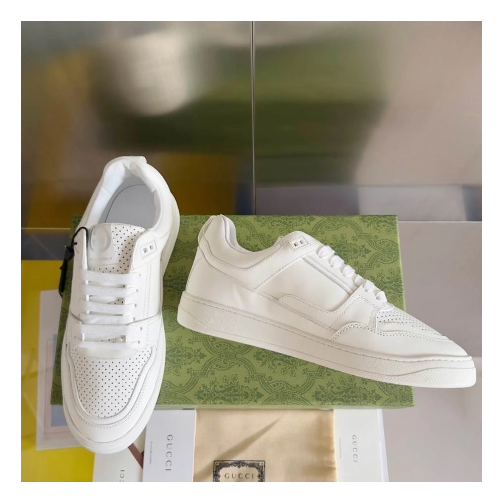 FashionStatement,GUCCI,IconicStyle,ItalianCraftsmanship,LuxuryFootwear,SNEAKER