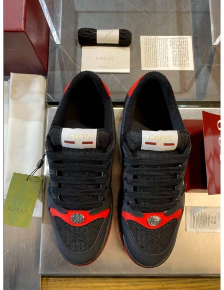 FashionStatement,GUCCI,IconicStyle,ItalianCraftsmanship,LuxuryFootwear,SNEAKER