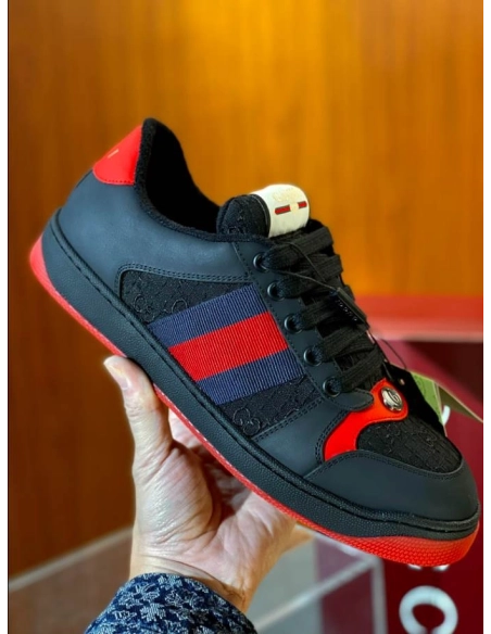FashionStatement,GUCCI,IconicStyle,ItalianCraftsmanship,LuxuryFootwear,SNEAKER