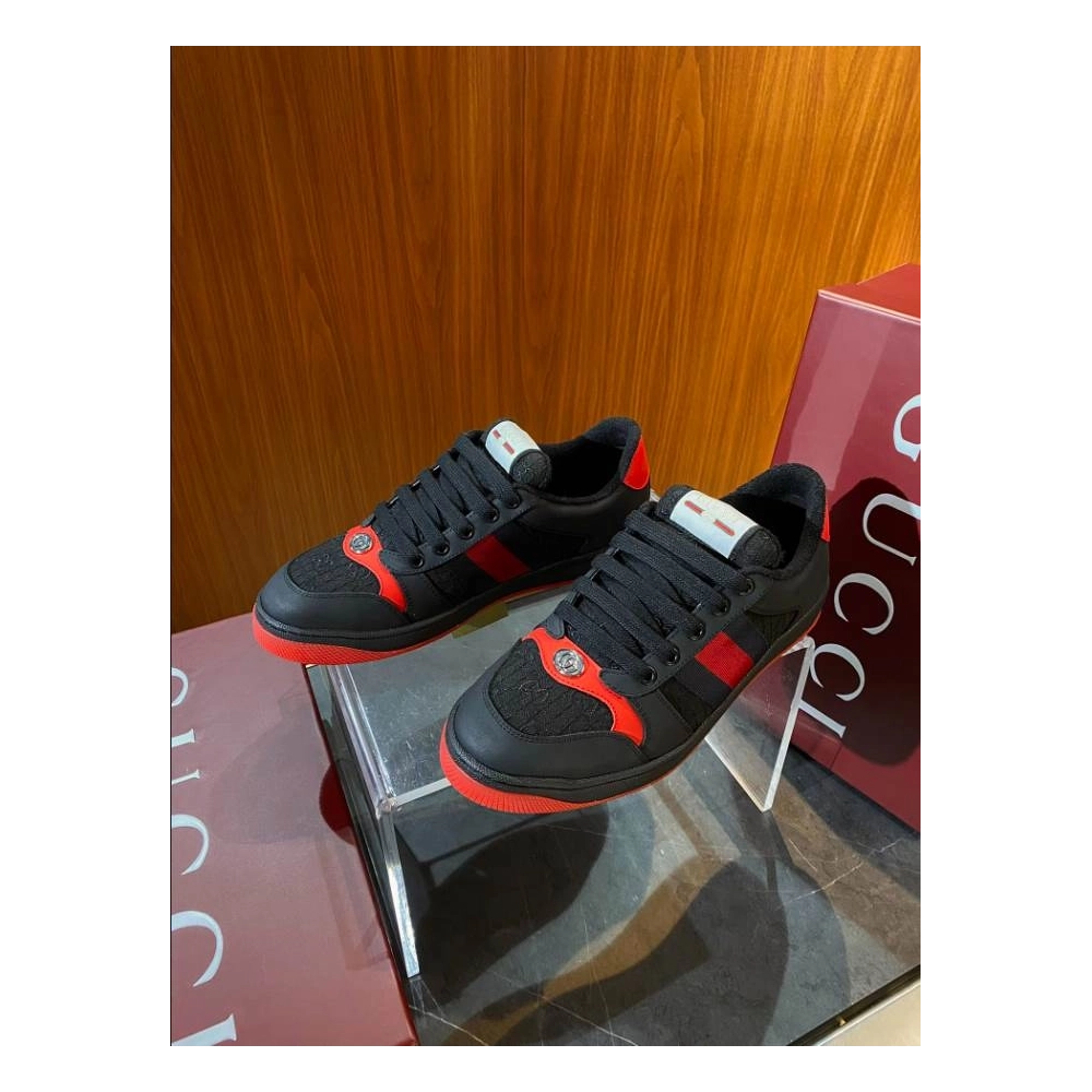 FashionStatement,GUCCI,IconicStyle,ItalianCraftsmanship,LuxuryFootwear,SNEAKER