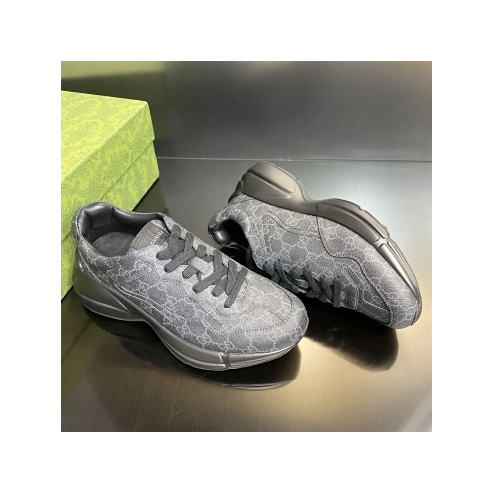 FashionStatement,GUCCI,IconicStyle,ItalianCraftsmanship,LuxuryFootwear,SNEAKER