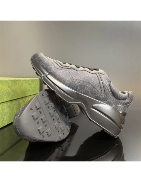 FashionStatement,GUCCI,IconicStyle,ItalianCraftsmanship,LuxuryFootwear,SNEAKER