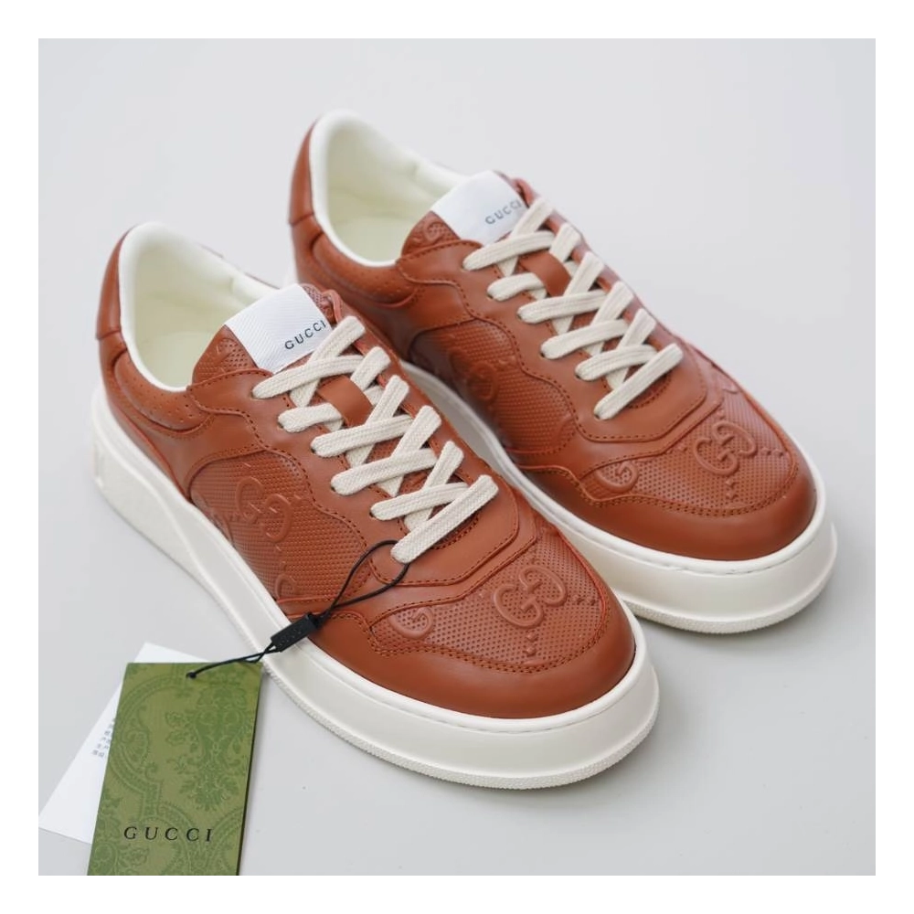 FashionStatement,GUCCI,IconicStyle,ItalianCraftsmanship,LuxuryFootwear,SNEAKER