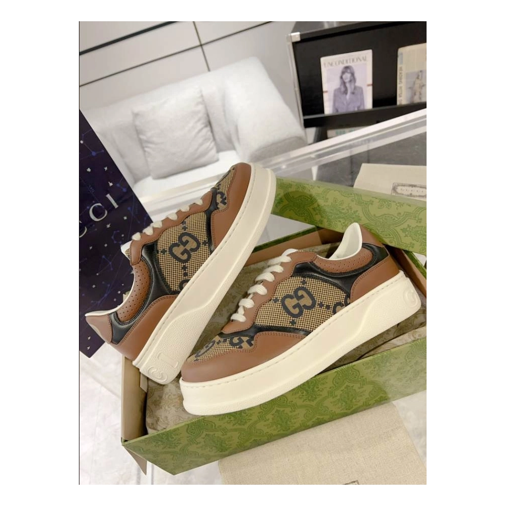 FashionStatement,GUCCI,IconicStyle,ItalianCraftsmanship,LuxuryFootwear,SNEAKER