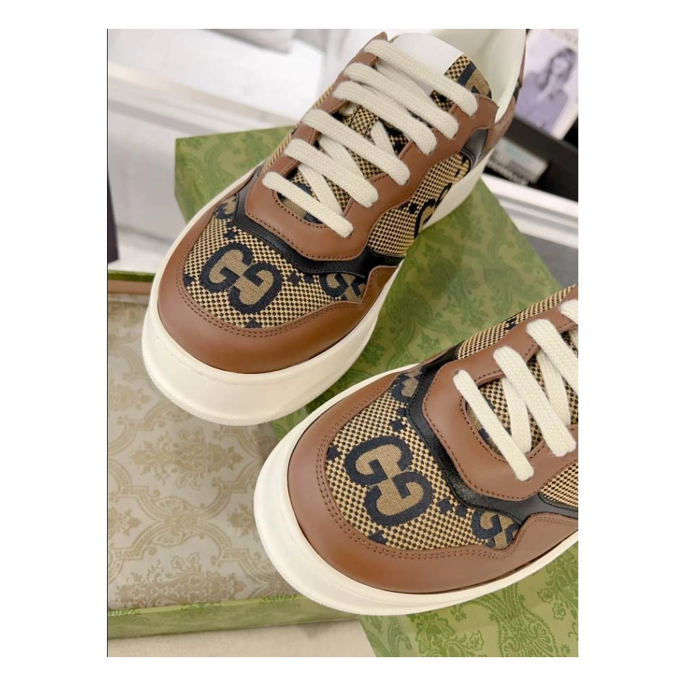 FashionStatement,GUCCI,IconicStyle,ItalianCraftsmanship,LuxuryFootwear,SNEAKER