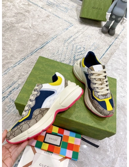 FashionStatement,GUCCI,IconicStyle,ItalianCraftsmanship,LuxuryFootwear,SNEAKER