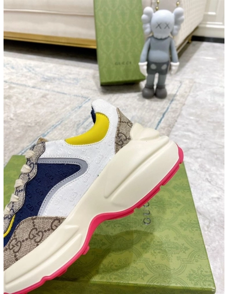 FashionStatement,GUCCI,IconicStyle,ItalianCraftsmanship,LuxuryFootwear,SNEAKER