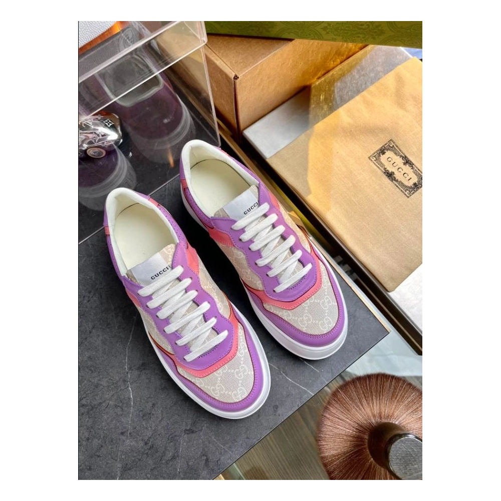 FashionStatement,GUCCI,IconicStyle,ItalianCraftsmanship,LuxuryFootwear,SNEAKER