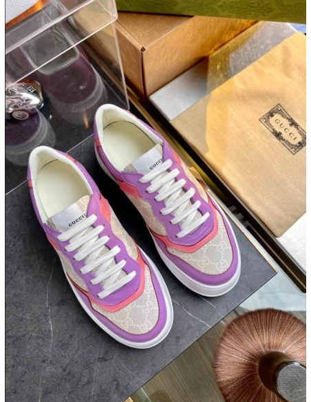 FashionStatement,GUCCI,IconicStyle,ItalianCraftsmanship,LuxuryFootwear,SNEAKER