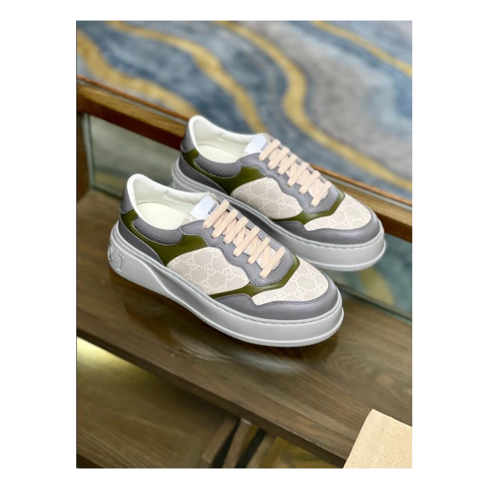 FashionStatement,GUCCI,IconicStyle,ItalianCraftsmanship,LuxuryFootwear,SNEAKER