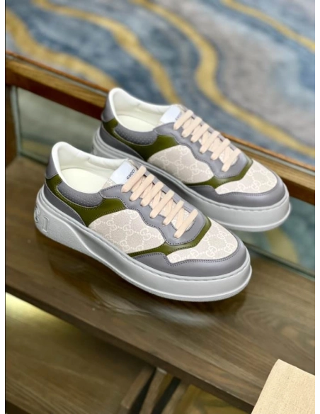 FashionStatement,GUCCI,IconicStyle,ItalianCraftsmanship,LuxuryFootwear,SNEAKER
