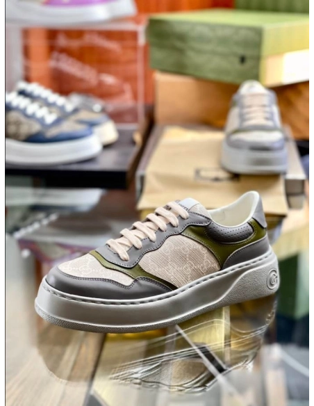 FashionStatement,GUCCI,IconicStyle,ItalianCraftsmanship,LuxuryFootwear,SNEAKER