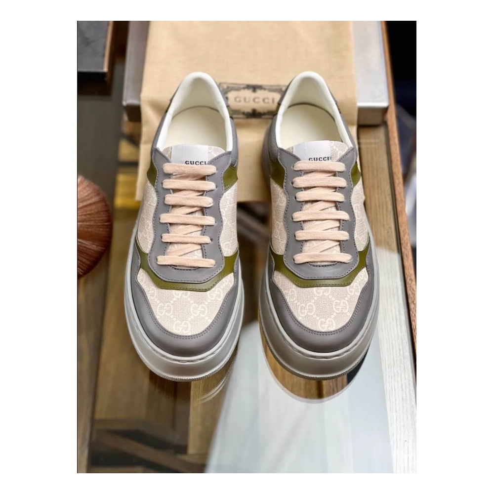FashionStatement,GUCCI,IconicStyle,ItalianCraftsmanship,LuxuryFootwear,SNEAKER