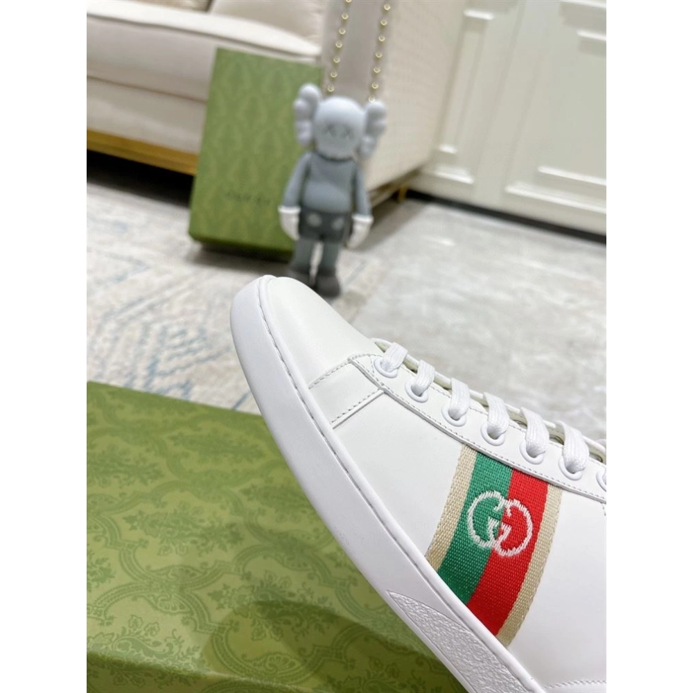 GUCCI,Lowtop,LuxuryFootwear,SNEAKER