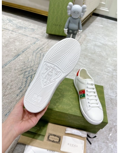 GUCCI,Lowtop,LuxuryFootwear,SNEAKER